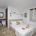 فندق Aperanto Galazio 2*