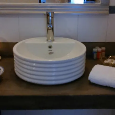 Aperanto Galazio Skopelos