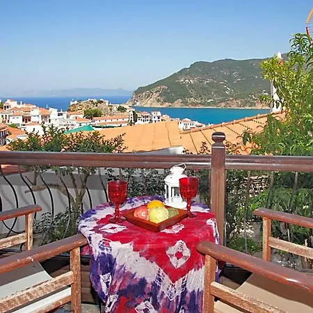 Aperanto Galazio Skopelos stad