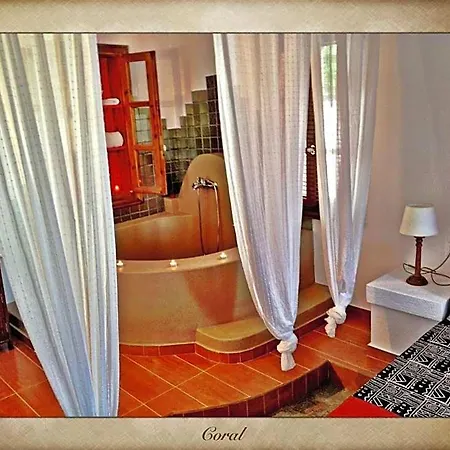 Aperanto Galazio 2* Skopelos stad