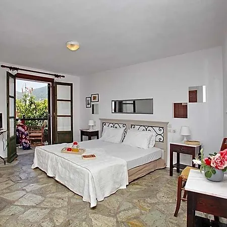 Aperanto Galazio Skopelos stad