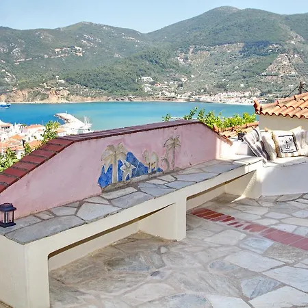 Aperanto Galazio Skopelos stad