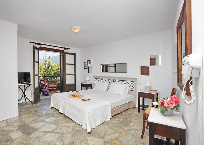 호텔 Aperanto Galazio 2*